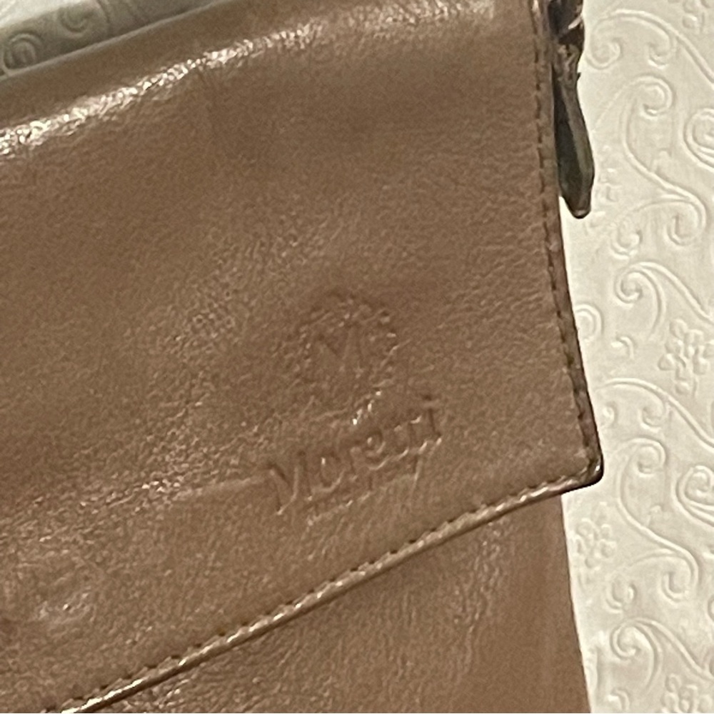 Walter Moretti Italian Leather Crossbody - Picture 7 of 15